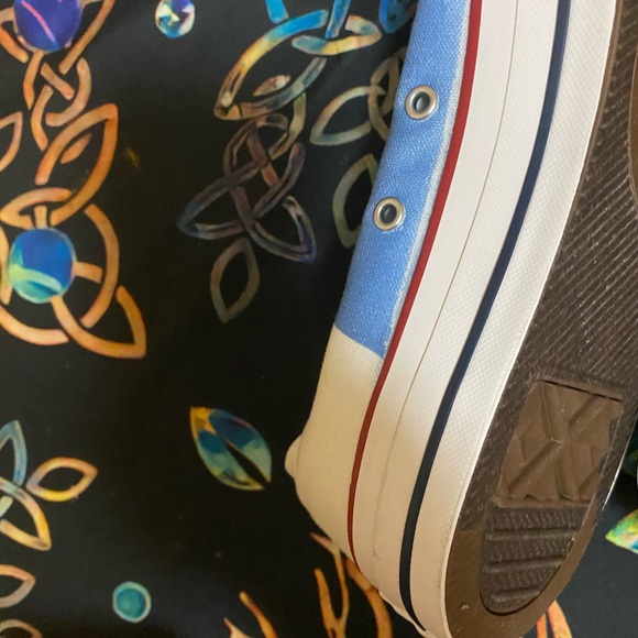 Converse in a mens  US 12 - Picture 4 of 9